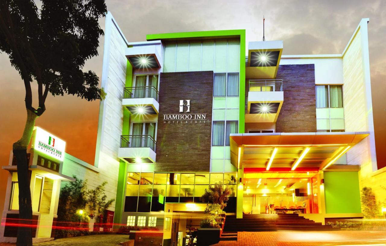 Bamboo Inn Hotel & Cafe Джакарта Экстерьер фото
