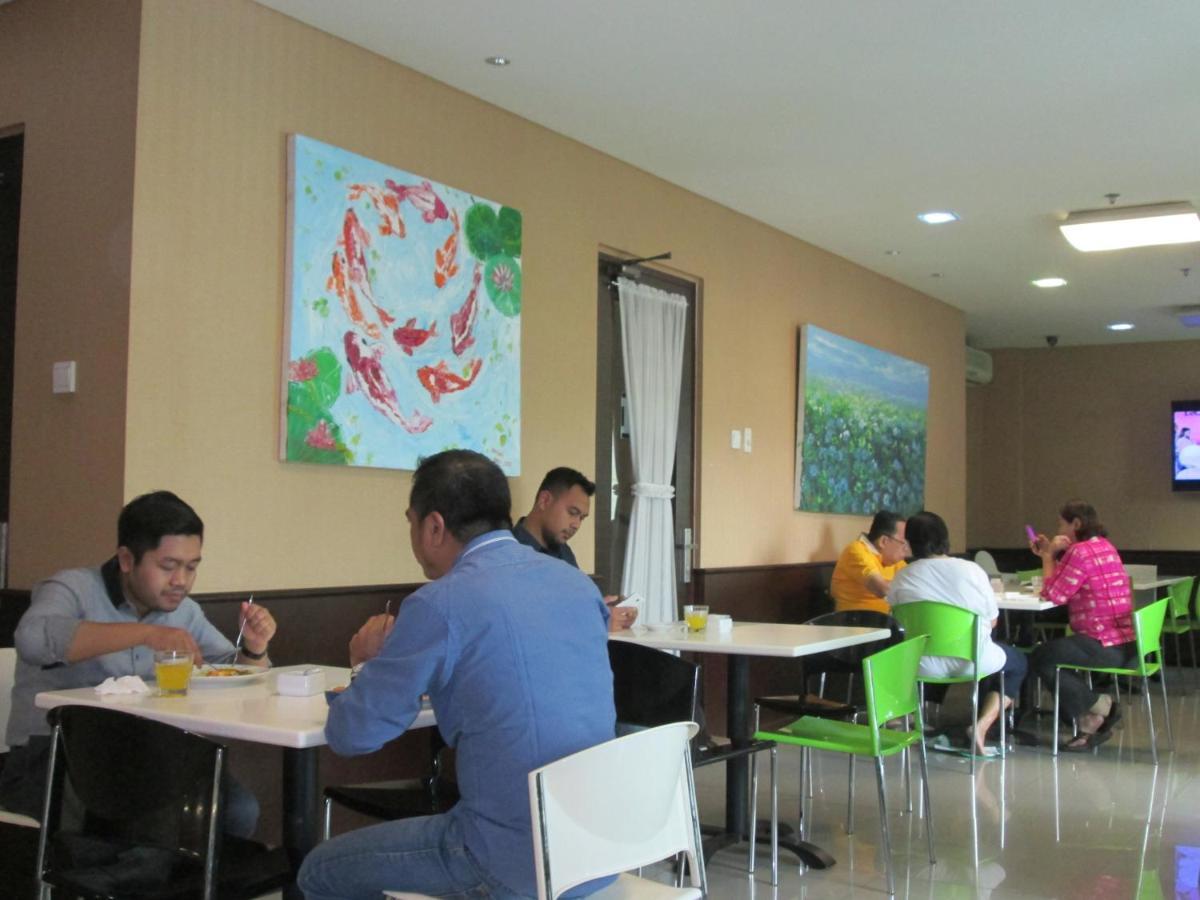 Bamboo Inn Hotel & Cafe Джакарта Экстерьер фото
