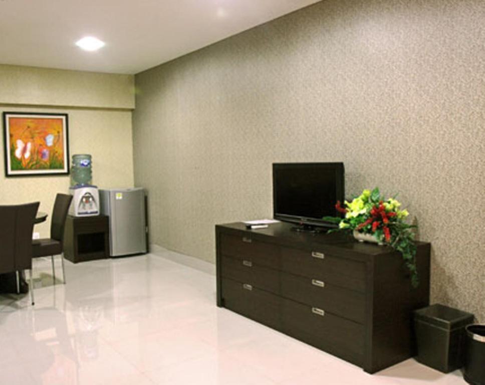 Bamboo Inn Hotel & Cafe Джакарта Экстерьер фото