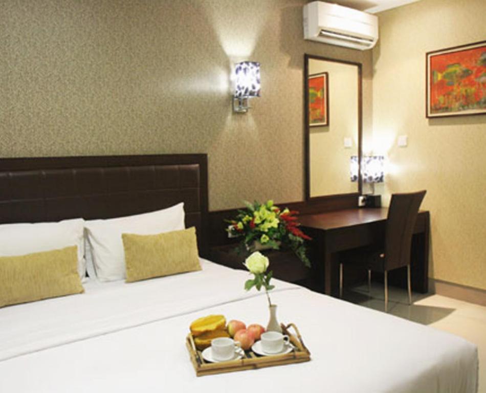 Bamboo Inn Hotel & Cafe Джакарта Экстерьер фото