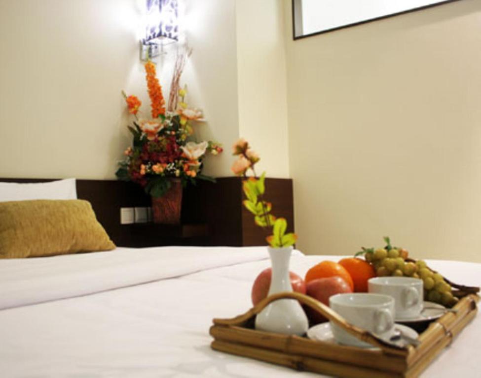 Bamboo Inn Hotel & Cafe Джакарта Экстерьер фото