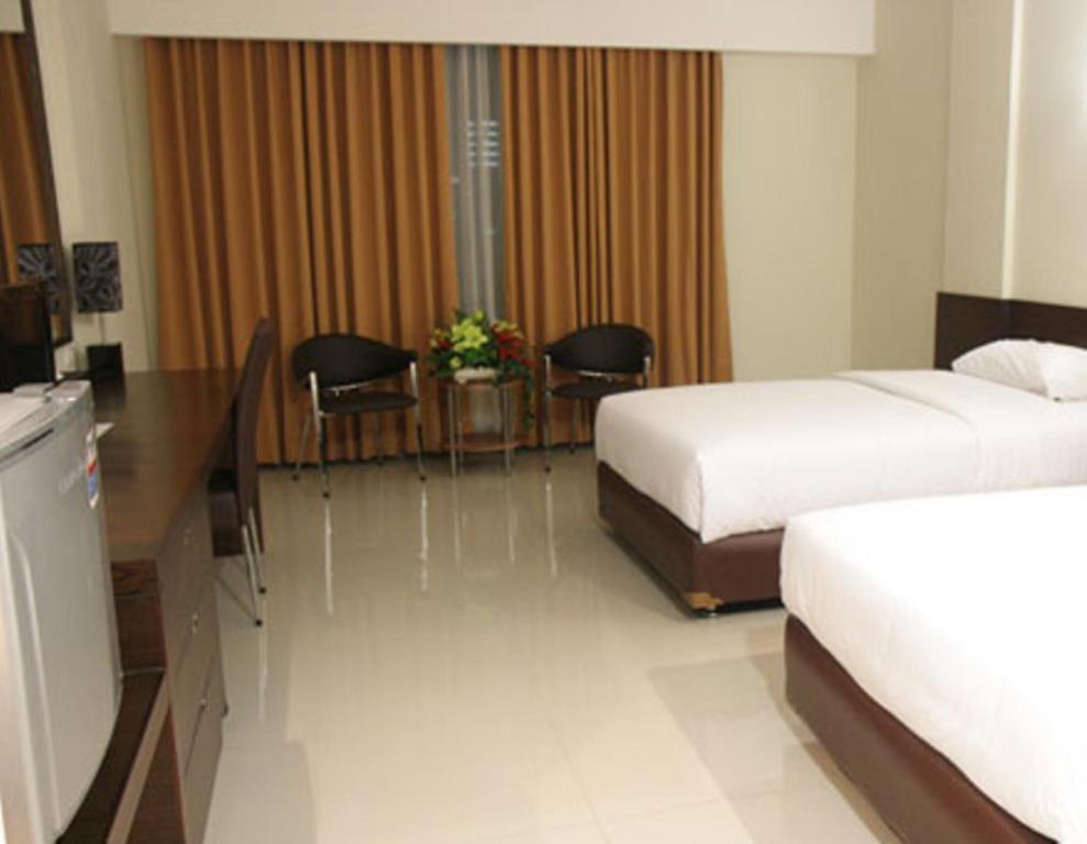 Bamboo Inn Hotel & Cafe Джакарта Экстерьер фото
