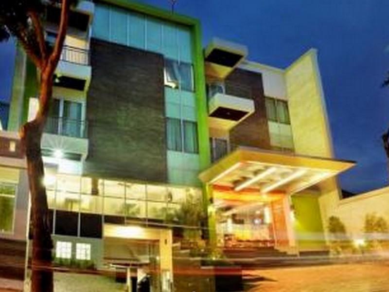 Bamboo Inn Hotel & Cafe Джакарта Экстерьер фото